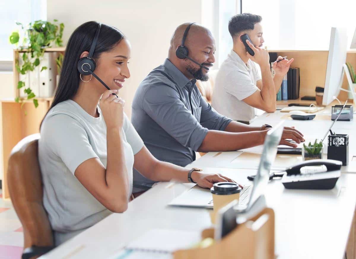 1 call center customer service support consultant